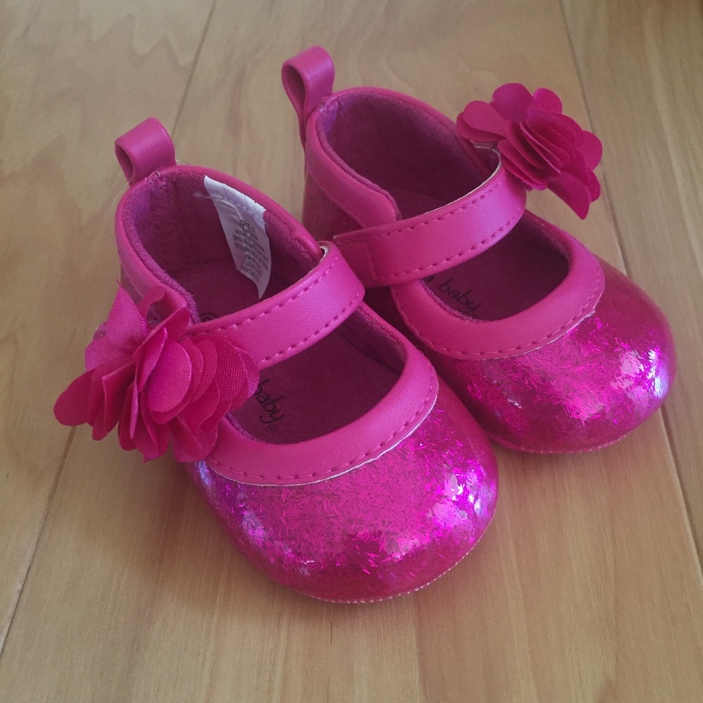 Girls pink shoes